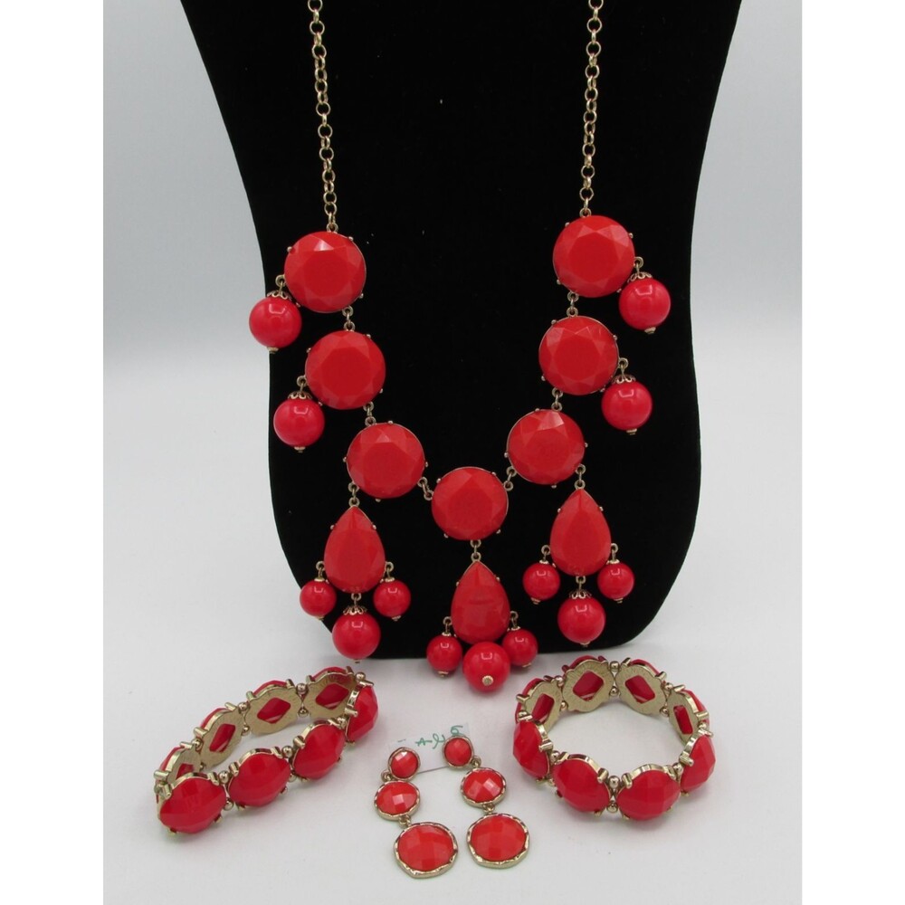 28 in RED FACETED ACRYLIC BIB STATEMENT GOLD TONE NECKLACE BRACELET EARRINGS SET
